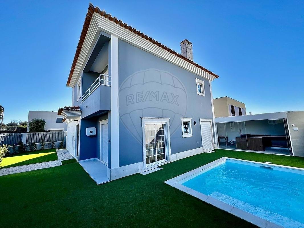 4 bedrooms Villa in Cascais, Portugal No. 177523