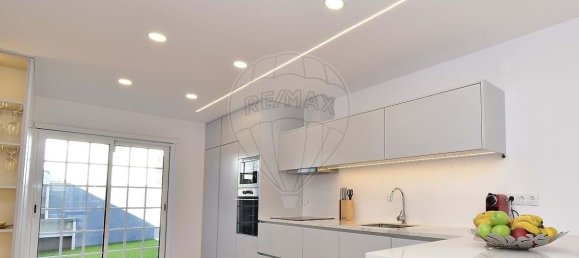 4 bedrooms Villa in Cascais, Portugal No. 177523 10