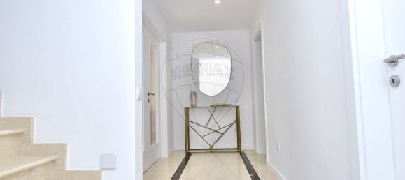4 bedrooms Villa in Cascais, Portugal No. 177523 14