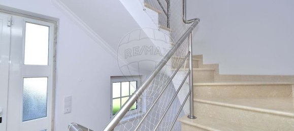 4 bedrooms Villa in Cascais, Portugal No. 177523 30