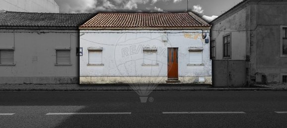 Дом с 4 спальнями в Абрантиш, Португалия № 176805 2