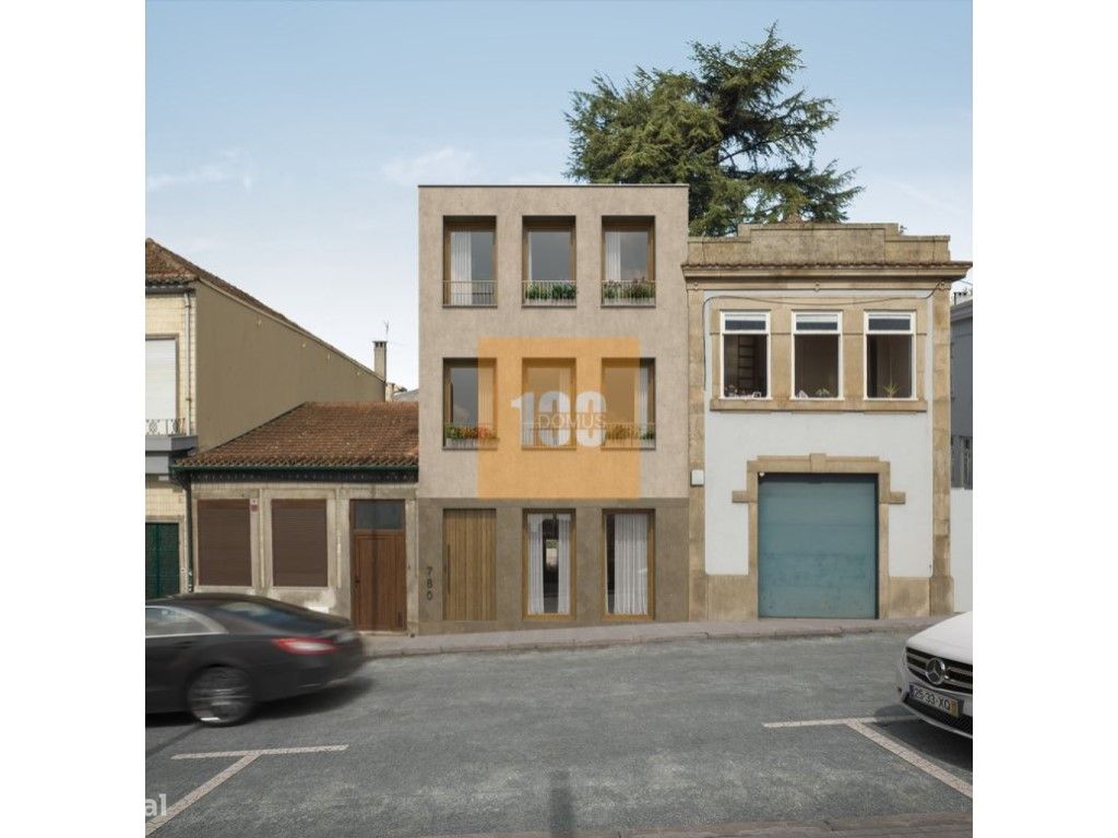 9 bedrooms Building in Porto, Portugal No. 83003