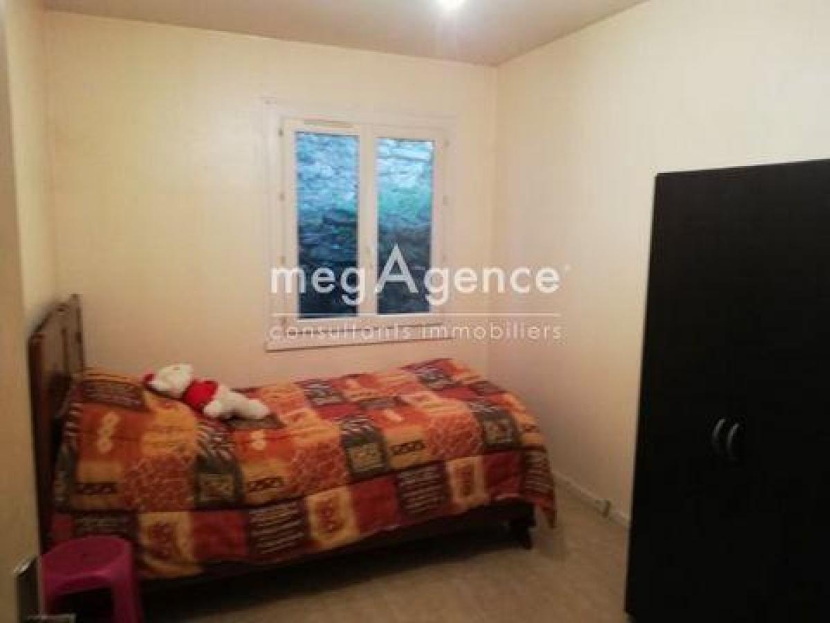 Casa de 3 dormitorios en Fosses, France No. 4475