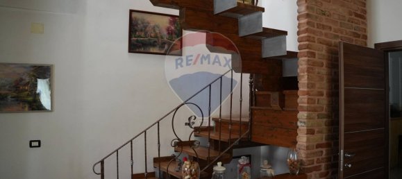 6 bedrooms House in Vinchiaturo, Italy No. 333411 4