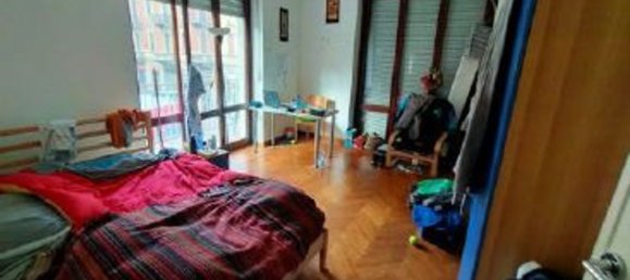 5 bedrooms Apartment in Turin, Italy No. 315884 4