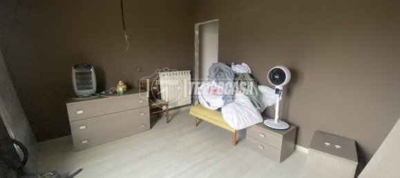 2 bedrooms Apartment in Brescia, Italy No. 157336 9