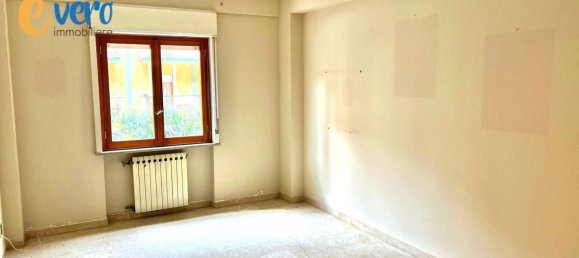 4-salle Appartement à Palermo, Italy No. 42144 29