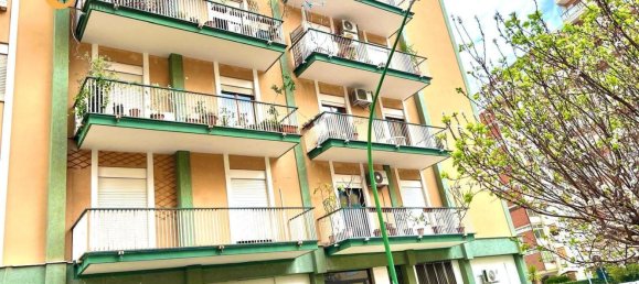 4-salle Appartement à Palermo, Italy No. 42144 3