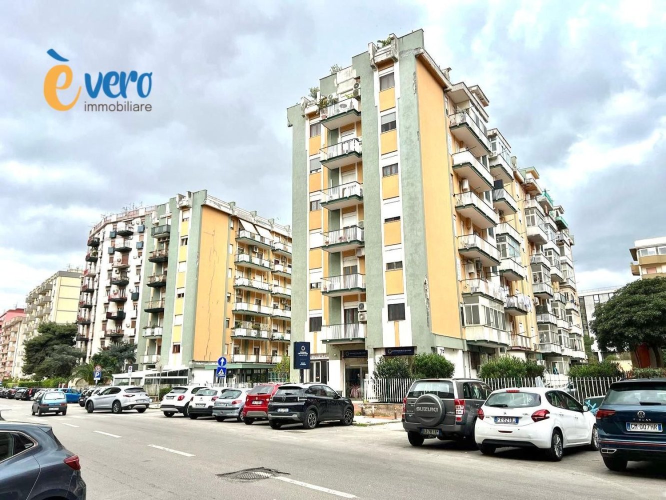 4-salle Appartement à Palermo, Italy No. 42144