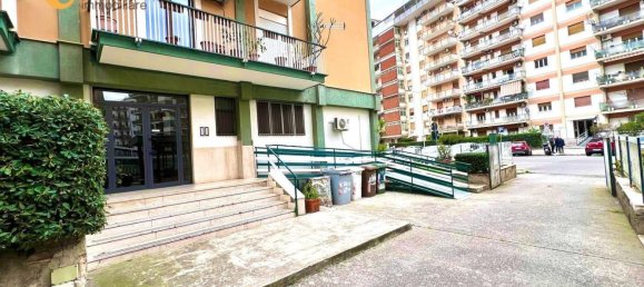 4-salle Appartement à Palermo, Italy No. 42144 41