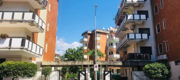 4 bedrooms Apartment in Salerno, Italy No. 379064 2