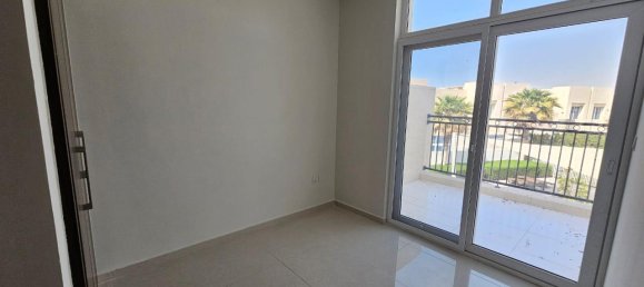 3 bedrooms Townhouse in Dubai, UAE No. 42959 11