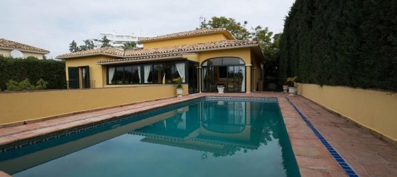 5 bedrooms Villa in Marbella, Spain No. 9904 5
