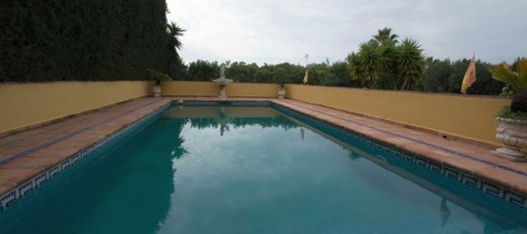 5 bedrooms Villa in Marbella, Spain No. 9904 6