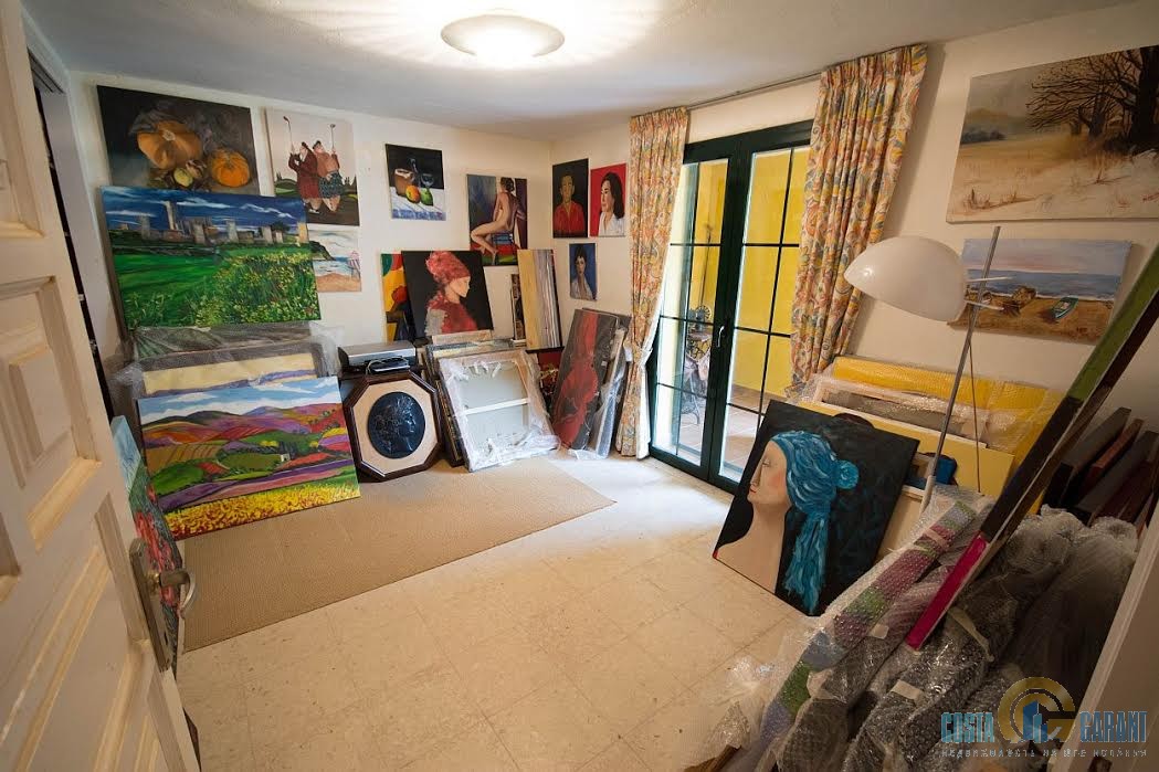 5 bedrooms Villa in Marbella, Spain No. 9904