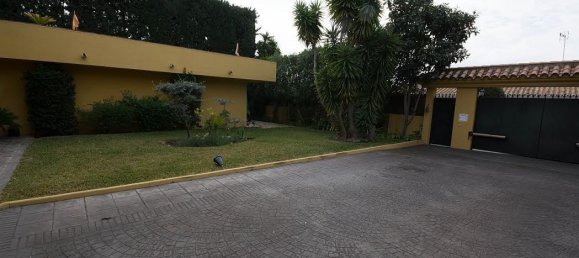 5 bedrooms Villa in Marbella, Spain No. 9904 10