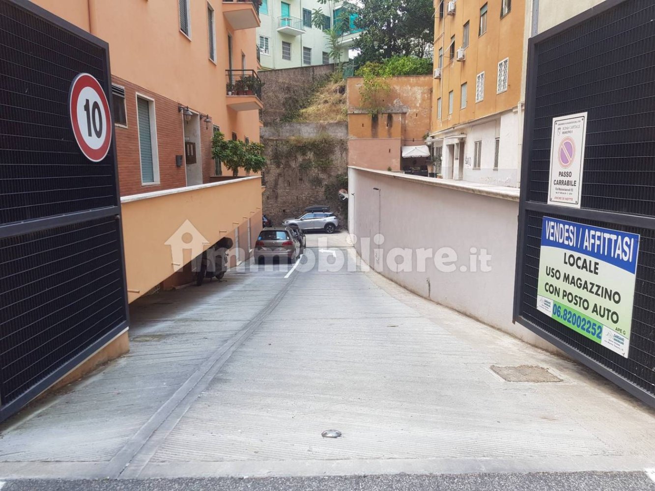 74m² Warehouse in Rome, Italy No. 286991