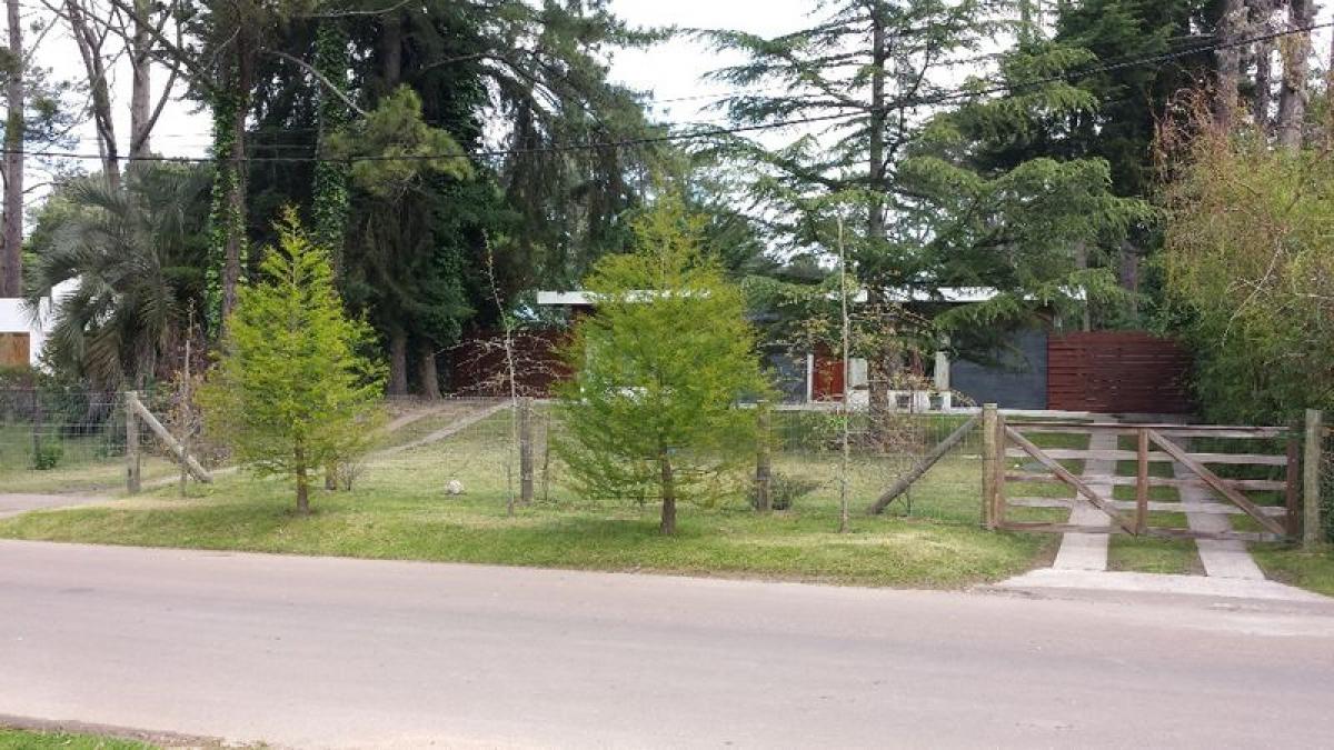 3 bedrooms House in Maldonado, Uruguay No. 1833