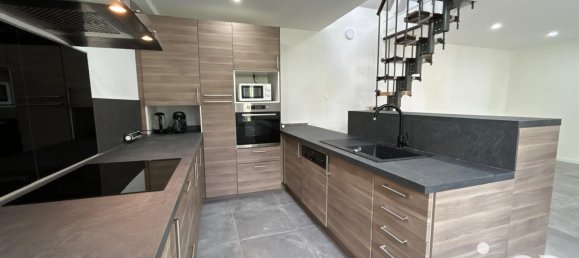 3 bedrooms House in Mortefontaine-en-Thelle, France No. 274385 2