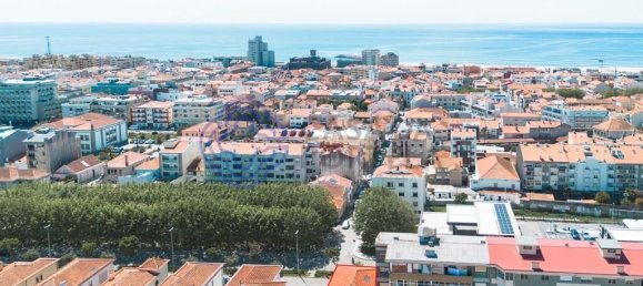 6 غرف نوم منزل في Espinho, Portugal رقم 65852 24