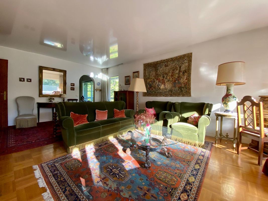 4 bedrooms Apartment in Yvelines, France No. 163523