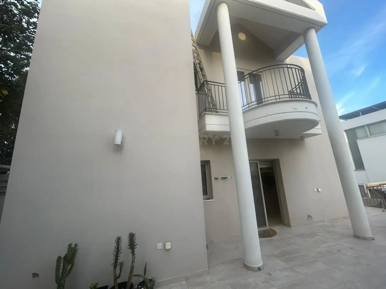 5 bedrooms Villa in Agios Athanasios, Cyprus No. 5419