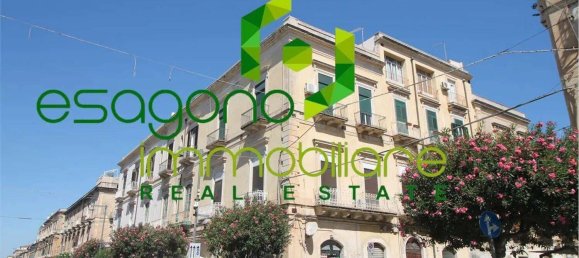 Квартира с 3 спальнями в Сиракузы, Италия № 350671 25