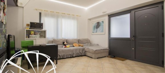 3 rooms Apartment in Prato, Italy No. 38744 5