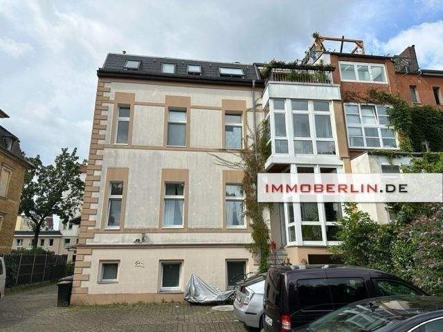1037m² Building in Lichterfelde, Germany No. 269971