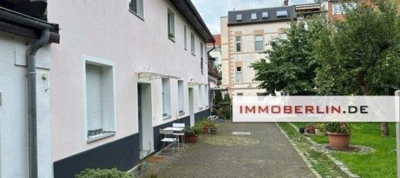 1037m² Building in Lichterfelde, Germany No. 269971 4