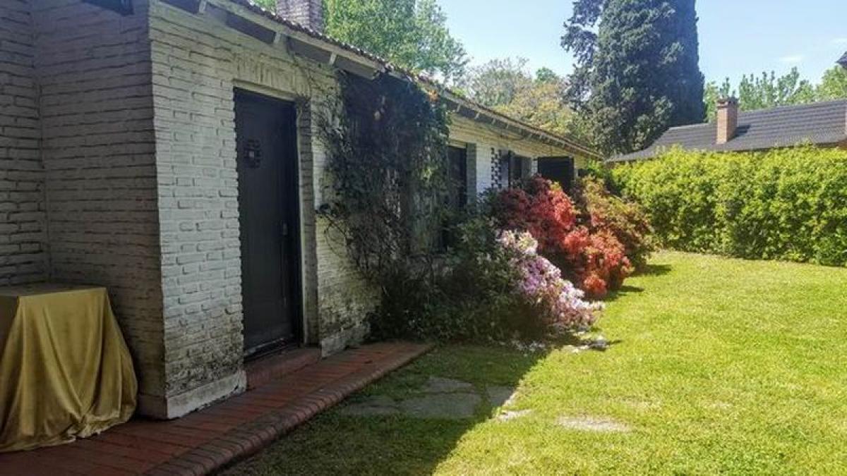 6 bedrooms Land in San Isidro, Argentina No. 39599