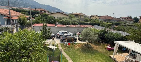 4 bedrooms House in Massa, Italy No. 334795 5