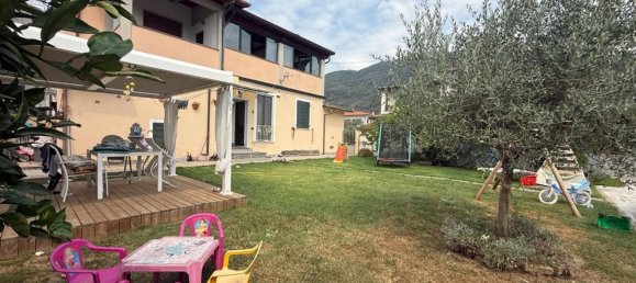 4 bedrooms House in Massa, Italy No. 334795 4
