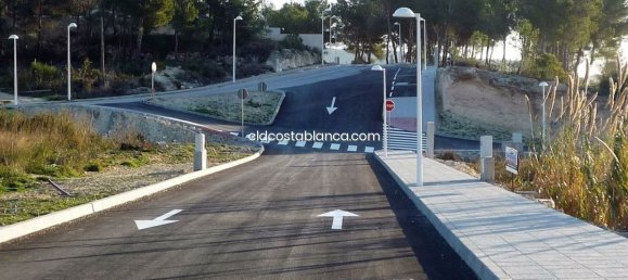 Land in Moraira, Spain No. 92217 9