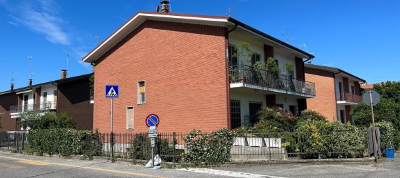 4 rooms House in San Colombano al Lambro, Italy No. 77022 5