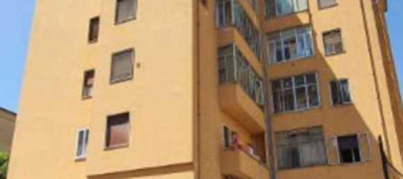 5 bedrooms Apartment in Mantua, Italy No. 381822 4