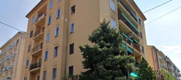 5 bedrooms Apartment in Mantua, Italy No. 381822 9