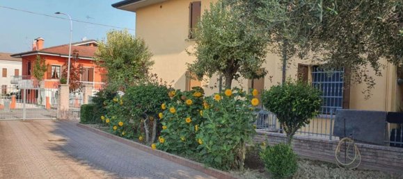 3 rooms Apartment in Moglia, Italy No. 13765 22