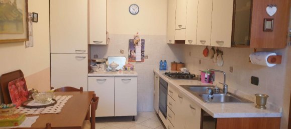 3 rooms Apartment in Moglia, Italy No. 13765 7
