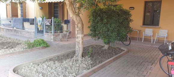 3 rooms Apartment in Moglia, Italy No. 13765 2