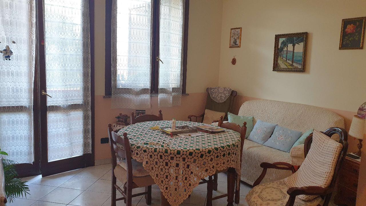 3 rooms Apartment in Moglia, Italy No. 13765