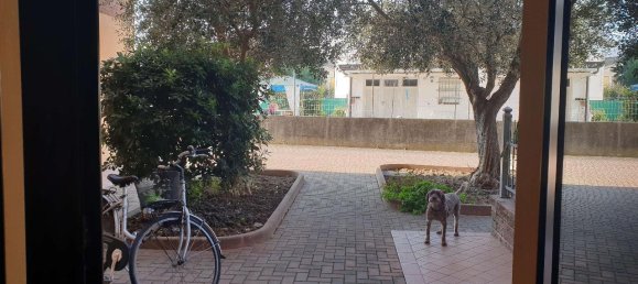 3 rooms Apartment in Moglia, Italy No. 13765 4