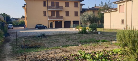 3 rooms Apartment in Moglia, Italy No. 13765 3