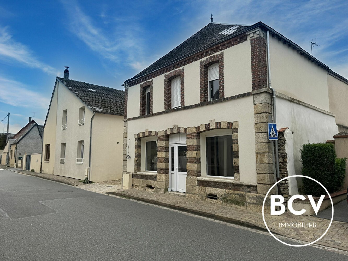 Edificio de 2 dormitorios en Dammarie, France No. 229670