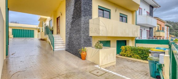 4 bedrooms House in Vila Nova de Gaia, Portugal No. 187284 2