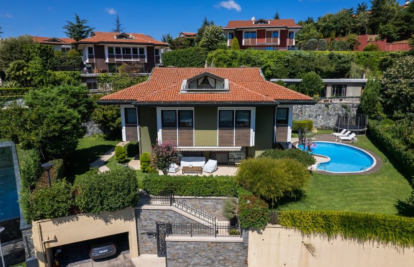 Villa 5+1 in Istanbul, Turkey No. 33959