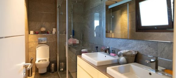 Villa 5+1 in Istanbul, Turkey No. 33959 3