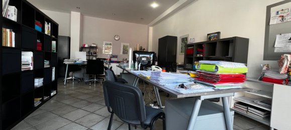 70m² Commercial property in Rome, Italy No. 160705 4
