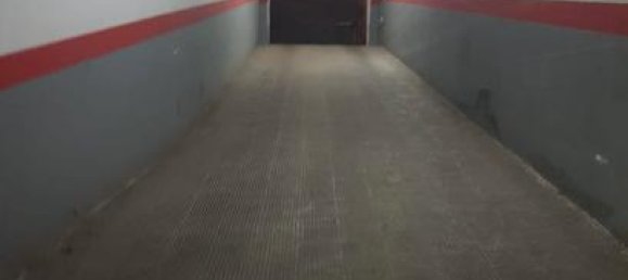  Garage in Valencia, Spain No. 186191 3