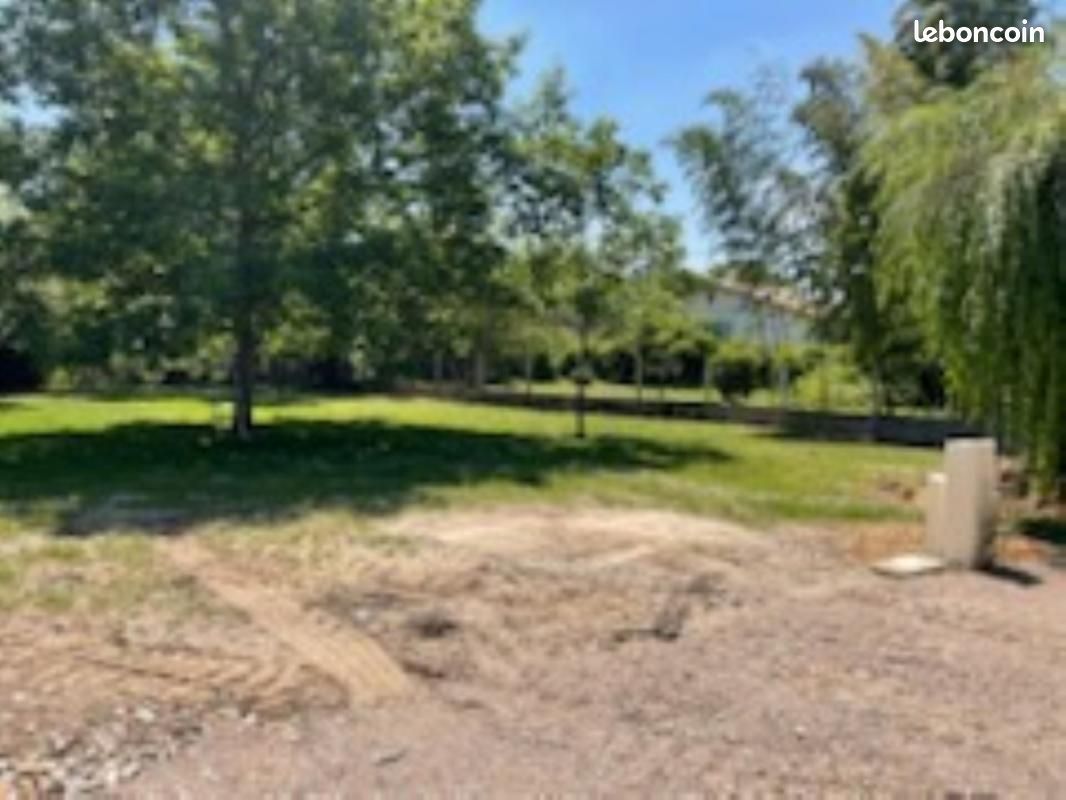 700m² Land in Bessieres, France No. 189704